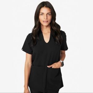 Figs black EUC Benena scrub top